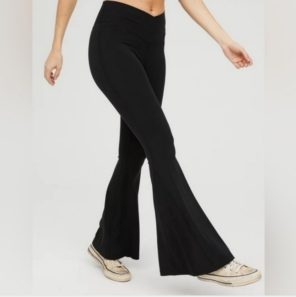 Offline By Aerie Crossover Women's Black Real Me Flare Pants Size Small